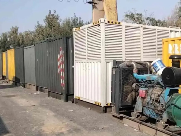 策勒200KW柴油发电机机组每小时油耗是多少？